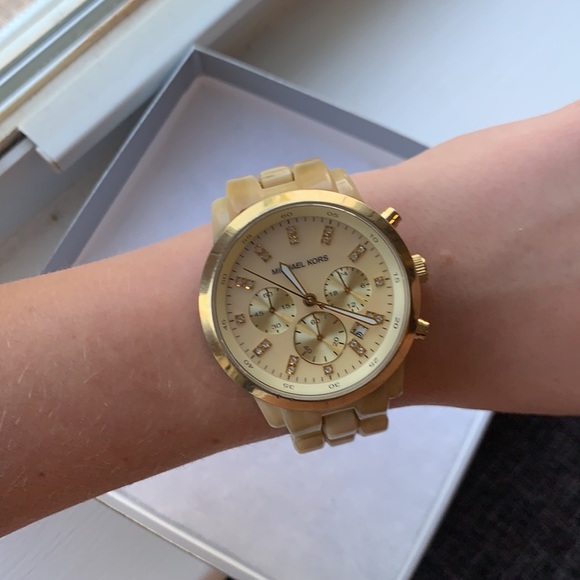 Michael Kors Light Blonde Tortoise Watch - Picture 3 of 5
